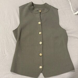 NWT Scoop NYC Sleeveless Button-Down Shirt